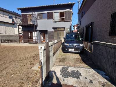 軽自動車はギリギリ駐車可能です