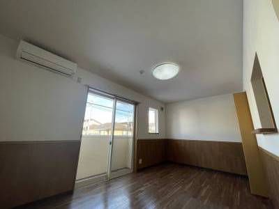 広々としたリビング
シーリングライト付き