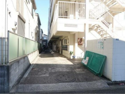 自転車・バイク置き場もあります。