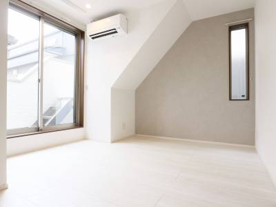 約9.1帖の広々としたリビング♪日当たりも抜群です♪