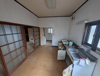 手前　平屋戸建