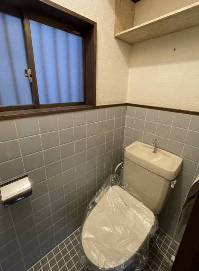 １Ｆトイレ　温水洗浄便座新品　２Ｆにもトイレあり