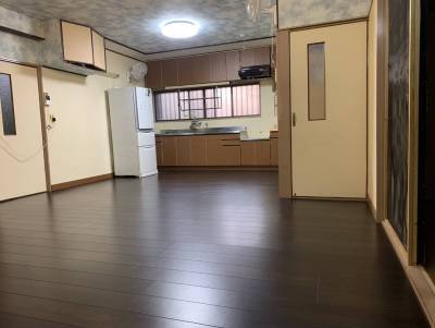 LDKは14畳　5年前にフォローリングを張り替えました。