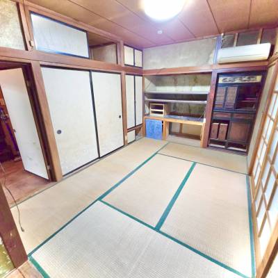 １階の和室。収納がたくさんあって便利です。