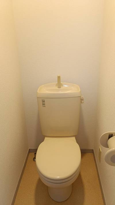 当然バストイレ別です。