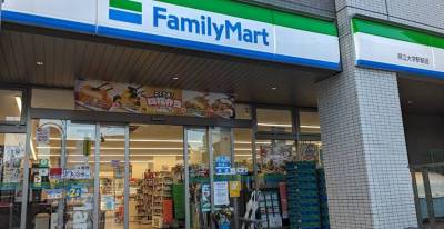 駅前にコンビニあり