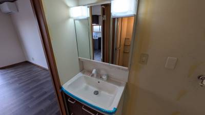 三面鏡洗髪洗面化粧台。