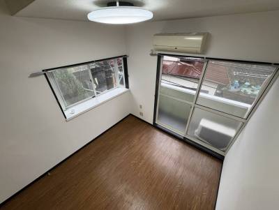 ロフトからリビングを見てます