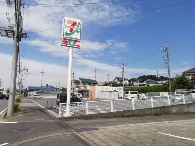 最寄りコンビニは嬉しいセブンイレブン！徒歩約3分♪♪
