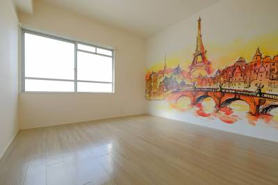 寝室はパリの街並み♪