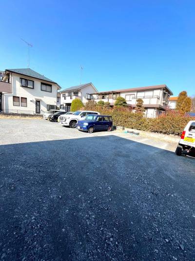近隣月極駐車場あり　約２５０ｍ先　1台月額7,700円　