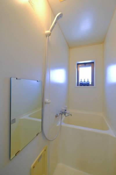 小さい湯船もついています。