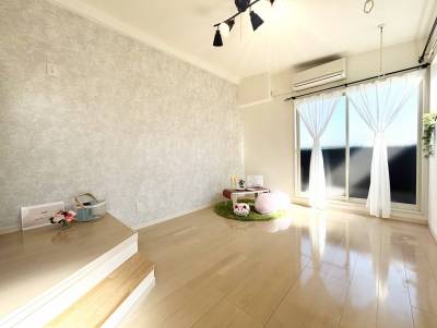 最上階・角部屋！明るく見晴らし良好♪エアコンも完備。