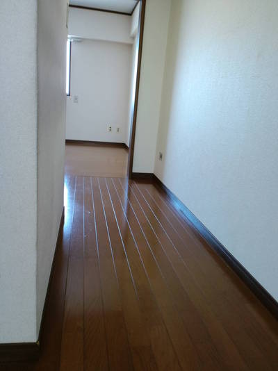 ダイニングから居室を見た方向です。