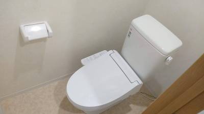 温水洗浄便座付きトイレ