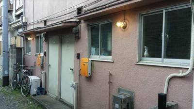 外装は古めかしいですが、、、、中はびっくりのギャップ