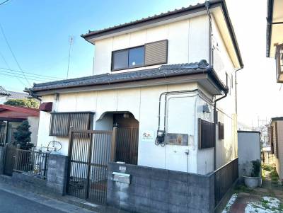 閑静な住宅街。門もありセキュリティ面でも安心。