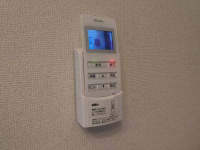 テレビモニター付きインターホン(室内)。取外し可能です。