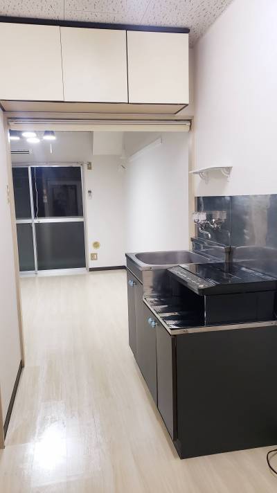 玄関からキッチン側を見た写真（参考写真）