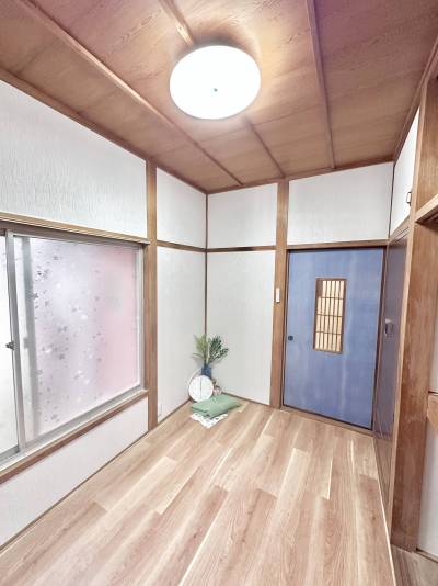 1階住居スペース２。コンパクト、収納多数。