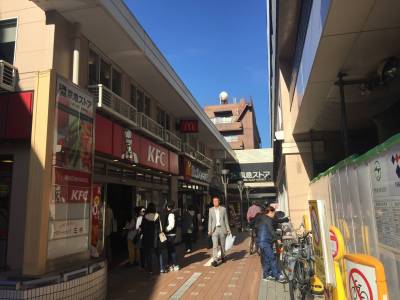京急ストア、マックドナルド、マツキヨ、ケンタチキンも近所。