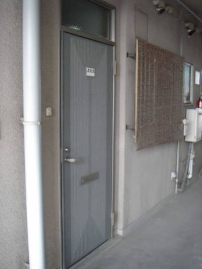 玄関ドア
防音工事による新しいドアに変わります