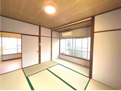 ２Fの畳も綺麗に敷き直し、明るい照明を新設しています！