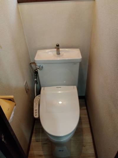 ウォシュレット機能付きトイレ