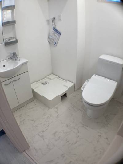 トイレはもちろん温水洗浄便座対応です。