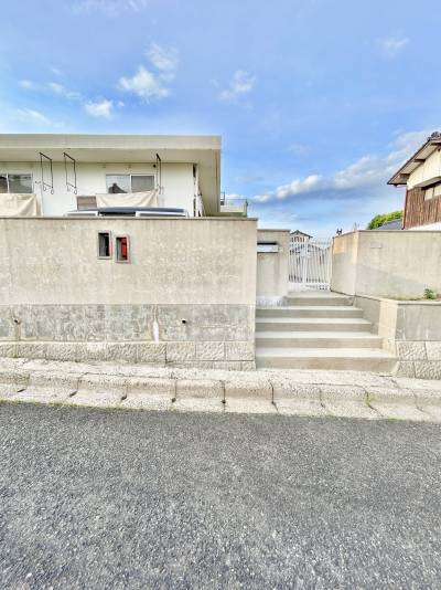 主要道路から外れた閑静な住宅街です