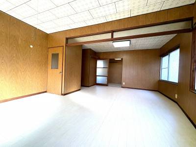 洋室13畳(床は増し張り＆クッションフロア新規張)