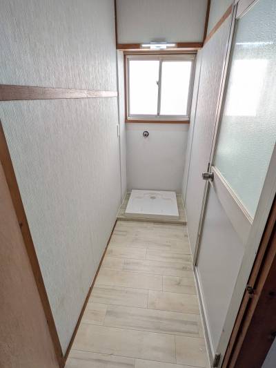 洗濯機置き場兼脱衣室