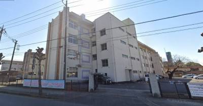 中学校まで徒歩約５分