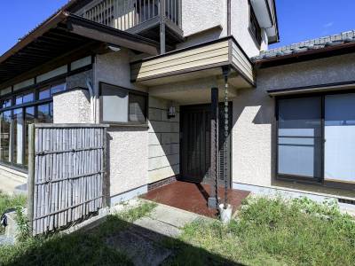 広々引き戸の玄関です。