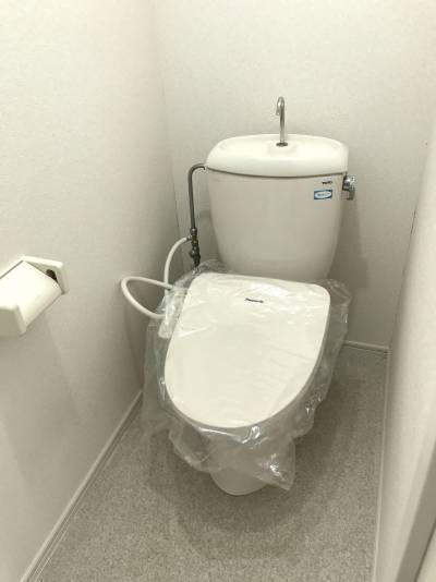 トイレも清潔。ウォシュレット付きです。