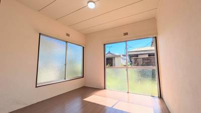 コンパクトな洋室♪書斎・子供部屋・収納など使い道は自由自在！