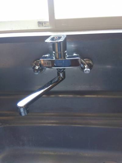キッチンにワンタッチ水栓ついてます！