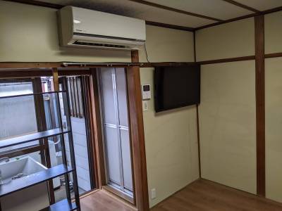 フィルター自動お掃除ロボットエアコン　40型テレビ