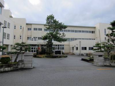 高岡市立牧野小学校　徒歩19分　車で4分