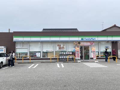 近隣：コンビニ