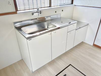 キッチン新品交換済み