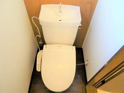 トイレには新しくウォッシュレットを取り付けてます！