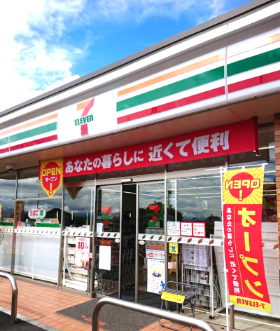 コンビニが車で3分！急な買い物にも便利です♪