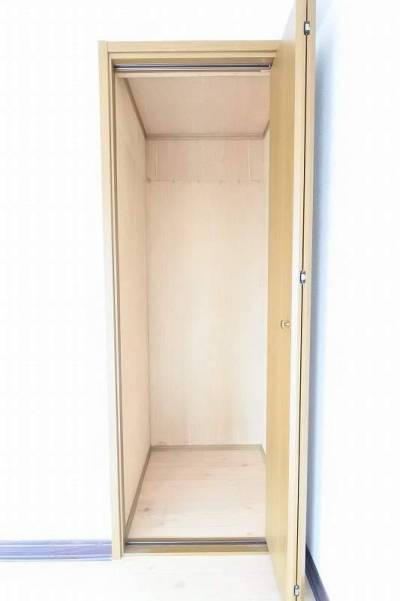 クローゼットあります！現在はアクセントクロスになっています！