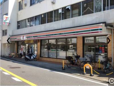 駅前にセブンイレブン❗️