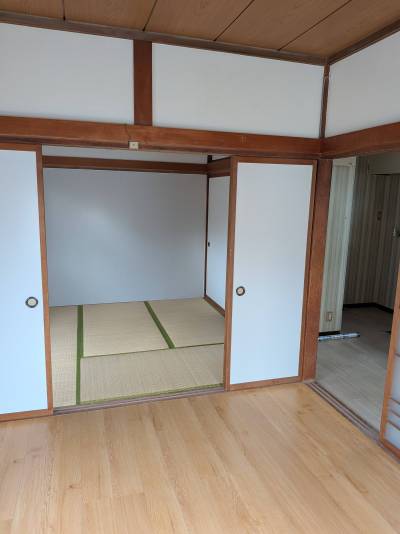 ６畳の部屋から4.5畳の部屋

