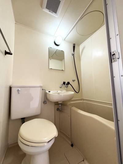 トイレ・浴室になります。