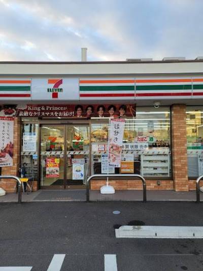 セブンイレブン　徒歩1分　気軽に利用できます。