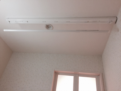 室内洗濯干しポール（稼働式）