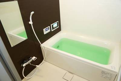 １坪の浴室。浴室洗濯乾燥機も付いています。